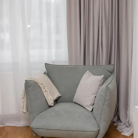 Bulevar Apartment *