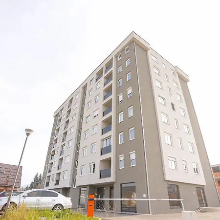 Bulevar Apartment *